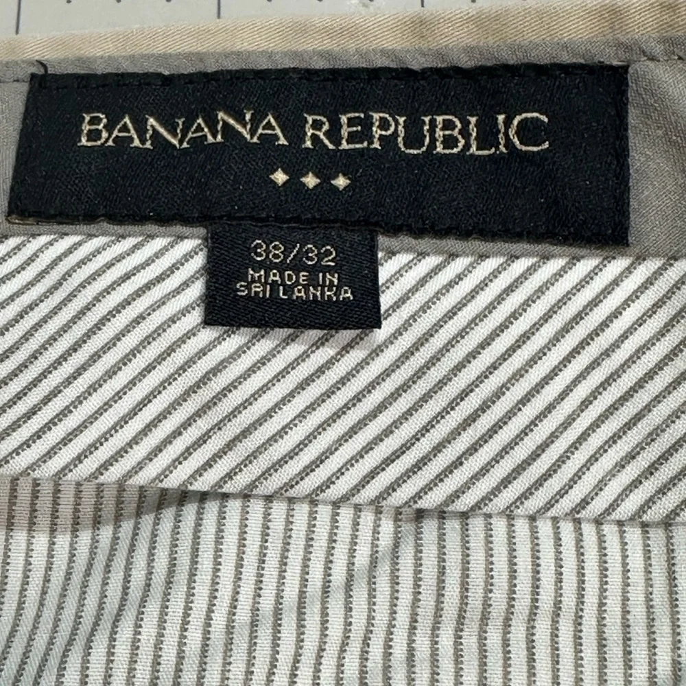 Banana Republic men’s‎ 38/32 straight leg khaki pants